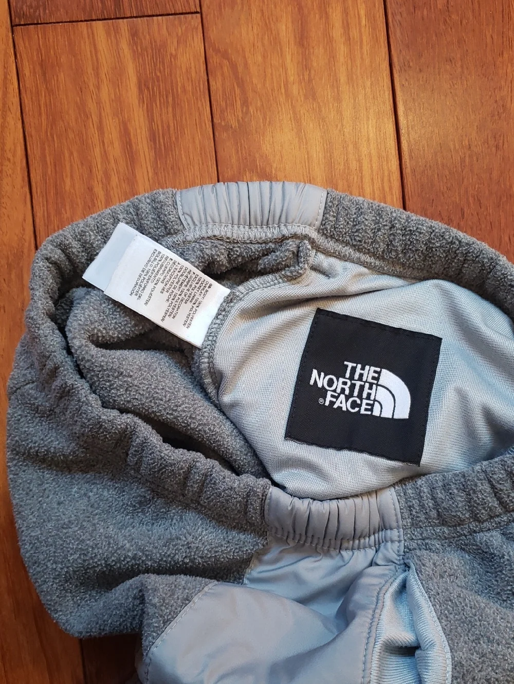 North Face Boy's Medium Fleece Pants. Gray